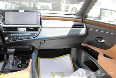 لكزس - ES300 Bh هايبرد - 2024 - نص فل - خليجي 4