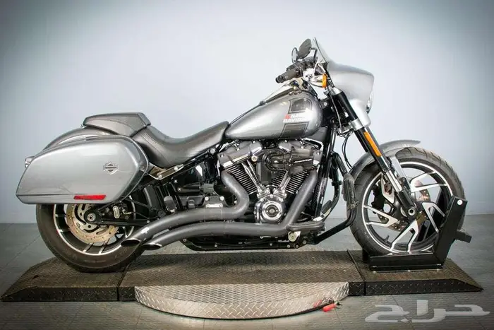 sport glide 2021 Gauntlet Gray Metallic هارلي سبورت قلايد 3