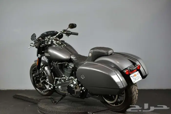 sport glide 2021 Gauntlet Gray Metallic هارلي سبورت قلايد 2