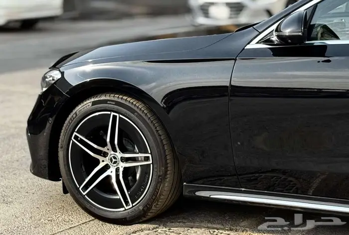 مرسيدس بنز E300 4Matic AMG 2024 جديد تحت الضمان 28