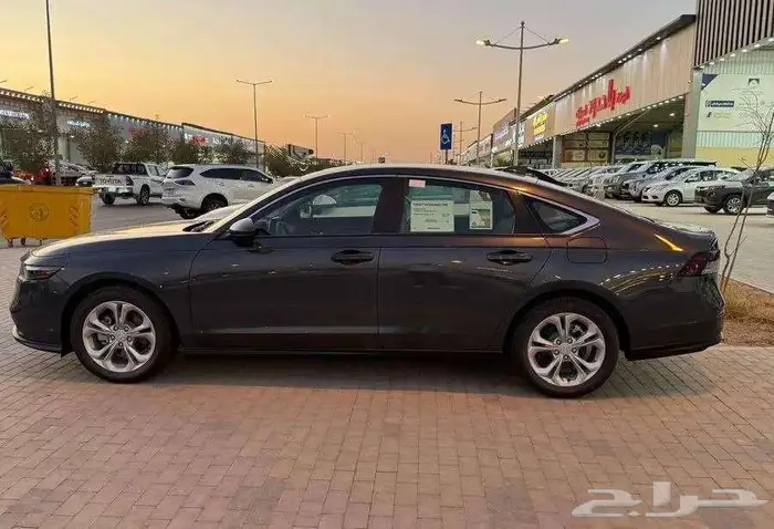 هوندا اكورد LX ستاندر 2025 اصفار سعودي 5