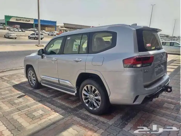 تويوتا لاندكروزر 2025 GXR -S عبداللطيف جميل 11