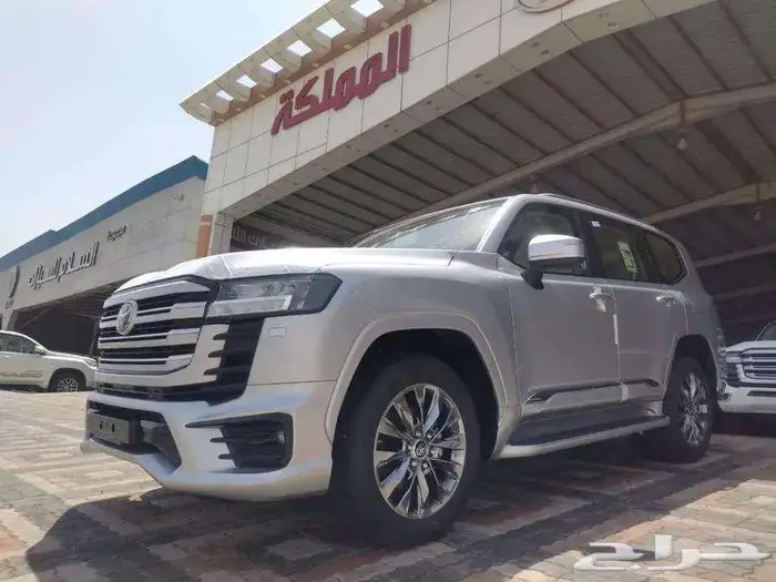 تويوتا لاندكروزر 2025 GXR -S عبداللطيف جميل 4