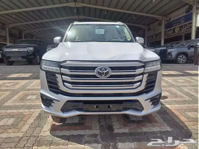 تويوتا لاندكروزر 2025 GXR -S عبداللطيف جميل 1