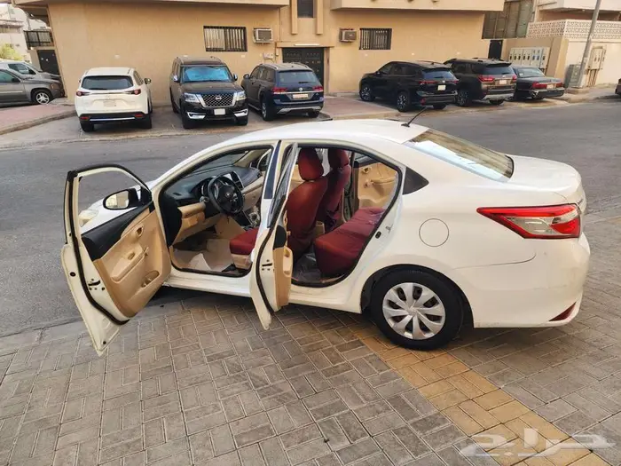تويوتا يارس 2015 جير أتوماتيك عداد 198الف بالدمام 15