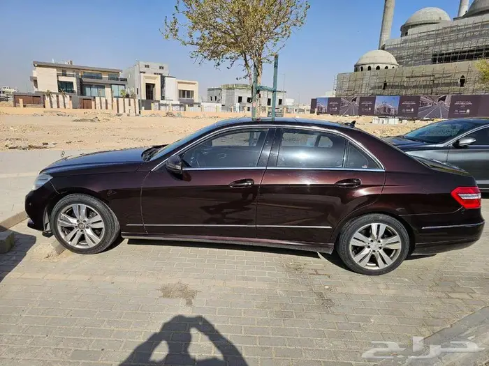 مرسيدس E300 موديل 2011 ماشية 140 كم . السعر 62000 ريال 1