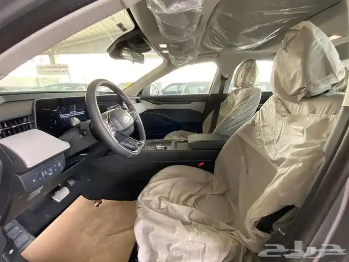 فورد تورس امبيانتى 2025 مع صيانة مجانية 6