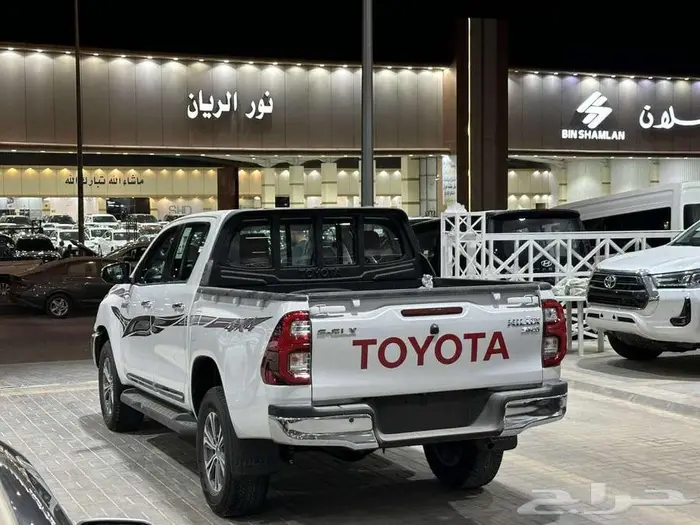 تويوتا هيلوكس 16