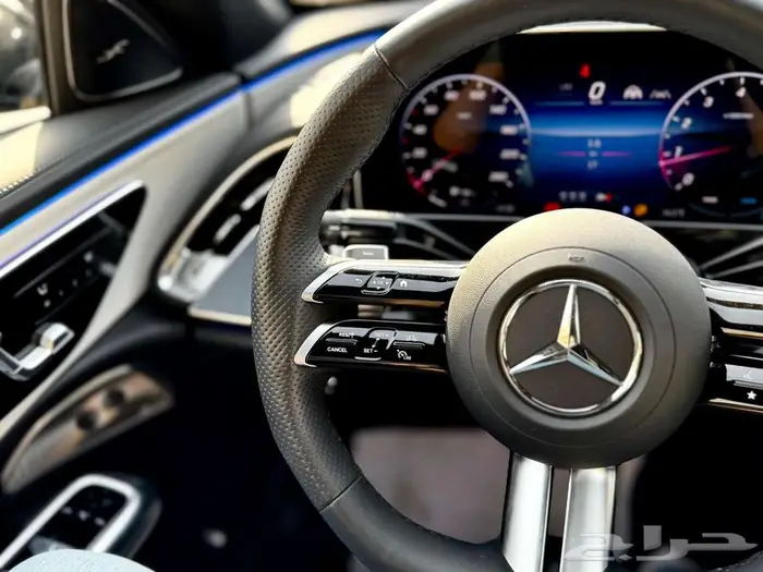 مرسيدس بنز E300 4Matic AMG 2024 جديد تحت الضمان 14