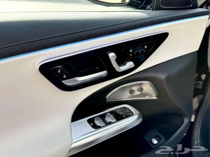 مرسيدس بنز E300 4Matic AMG 2024 جديد تحت الضمان 11