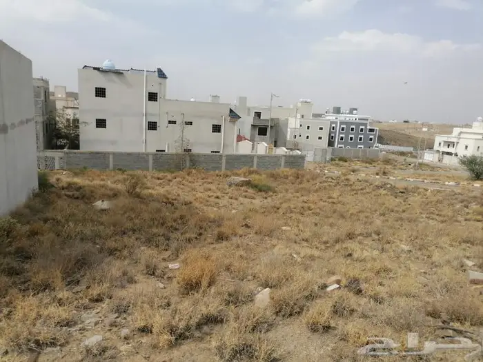 للبيع أرض بأبها في حي السلمة ال غليظ 4