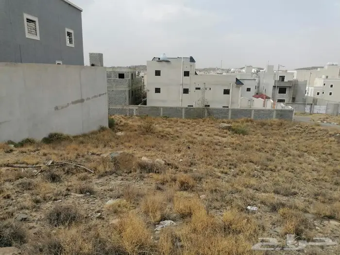 للبيع أرض بأبها في حي السلمة ال غليظ 5