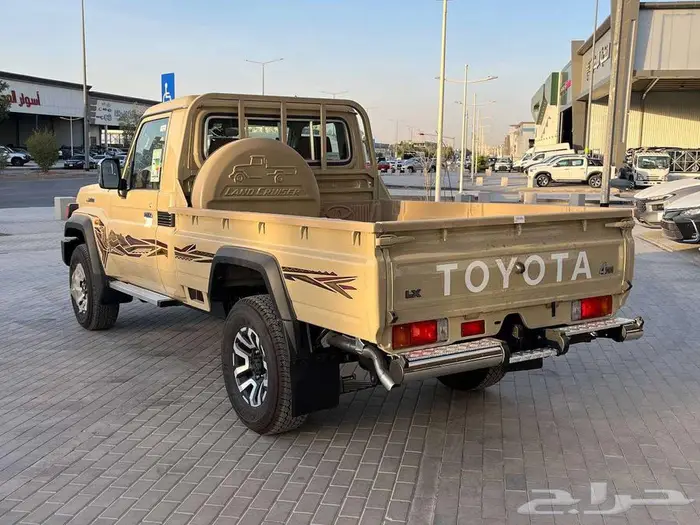 لاند كروزر شاص رفرف اتوماتيك ونش ديزل م 2025 - سعودي 7
