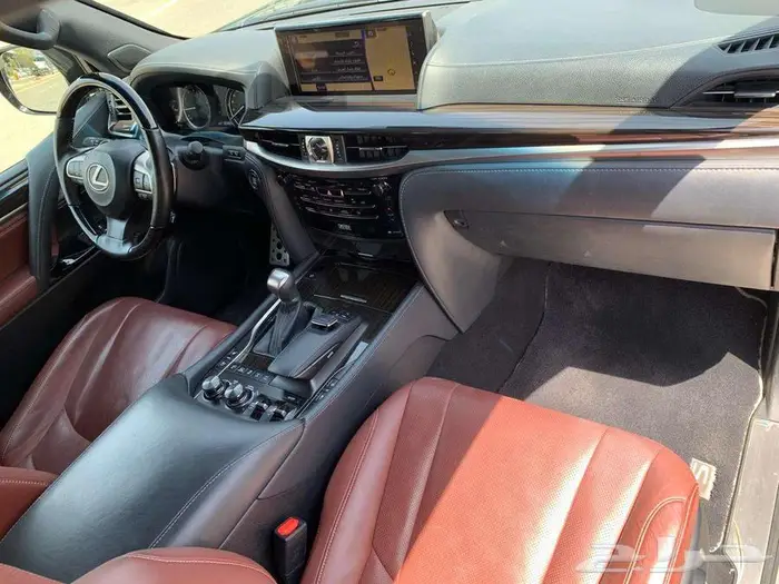 لكزس LX570 سبورت موديل 2020 فل كامل 9