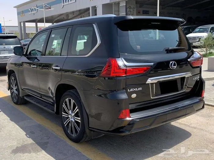 لكزس LX570 سبورت موديل 2020 فل كامل 3