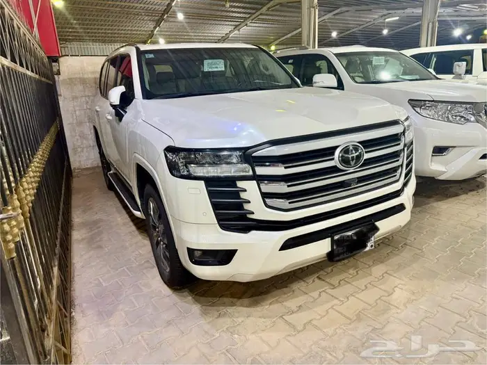 لاندكروزر جي اكس ار م2022 L5 4