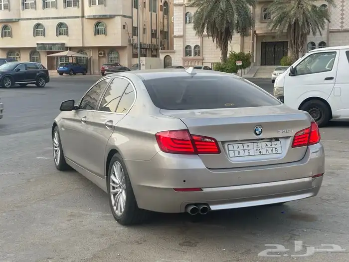 للبيع BMW -2013 -520 الحد 28 6