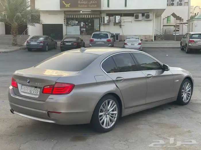 للبيع BMW -2013 -520 الحد 28 8