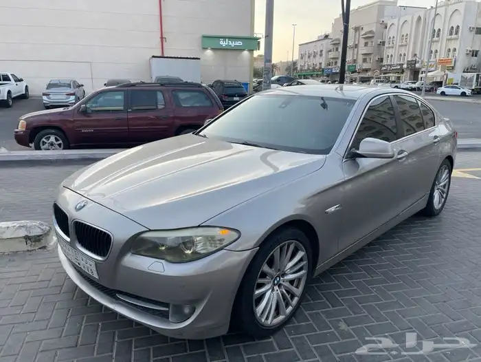 للبيع BMW -2013 -520 الحد 28 2