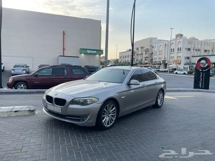 للبيع BMW -2013 -520 الحد 28 1