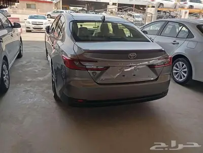 كامري ال اي هايبرد رمادي تيتانيوم بطاقه جمركيه 2025 2