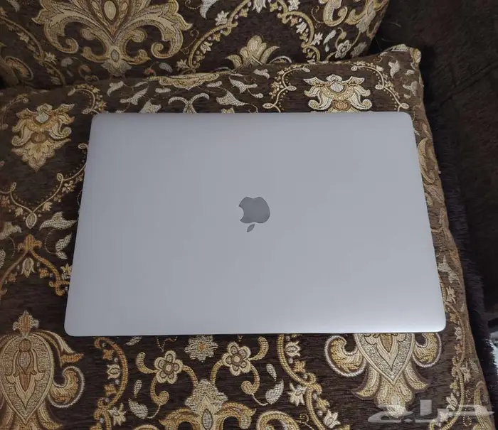 ماك بوك برو للتصاميم Macbook pro i7 1