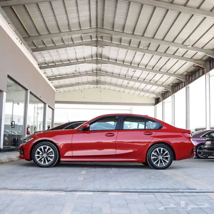 بي ام دبليو 320i الفئة الثالثة موديل 2022 2