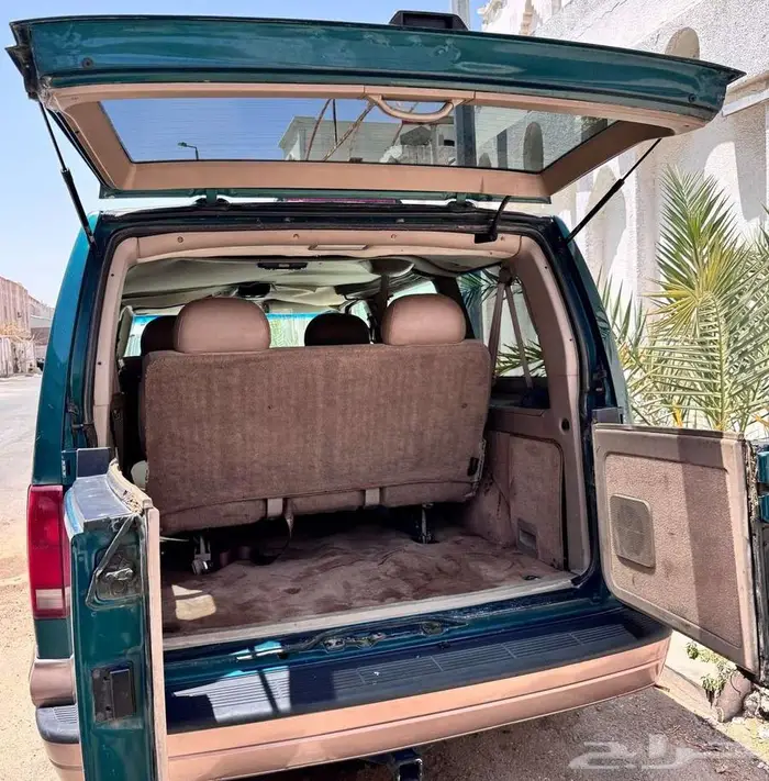 GMC Safari فان موديل 2003 - 6 سلندر للبيع الفوري. 8