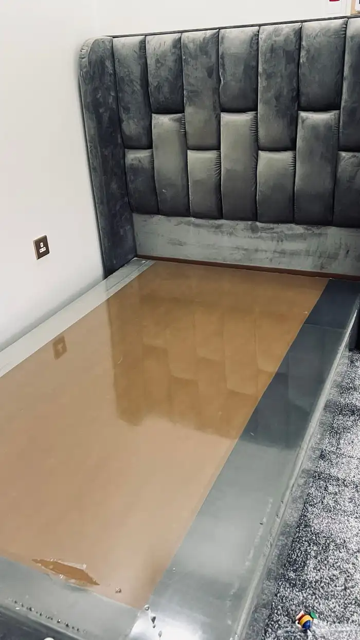 تخت نفر ونصف مع مرتبة 0