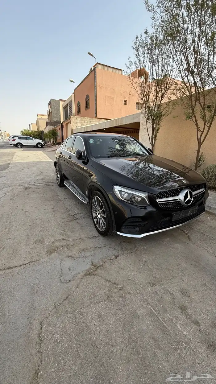 للبيع مرسيدس كوبيه GLC 2019 4MATIC - اسود  دخل جملي الجفالي 0