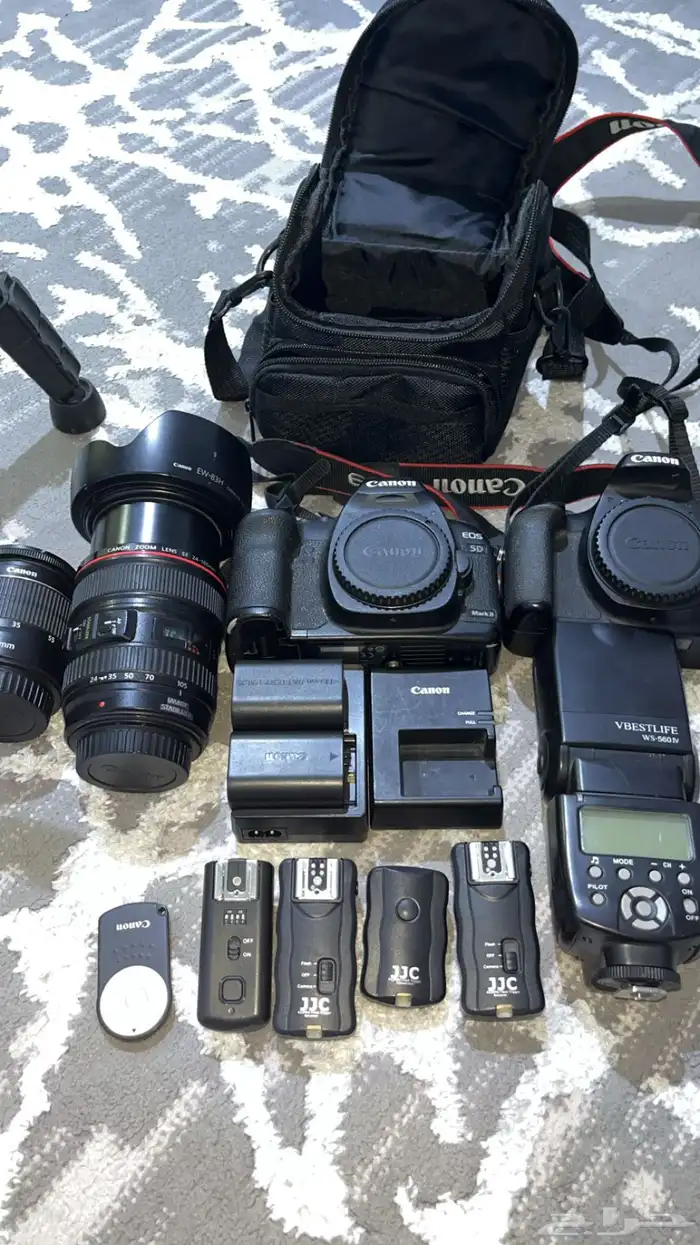 كامرة كانون d5  كامرة كانون d4000 عدسة 24-105 0