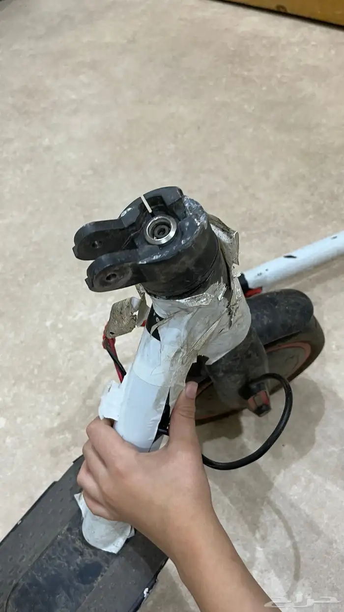 سكوتر طويل عيبه مكسور تركيبه سهل معى كل اغراضه 1