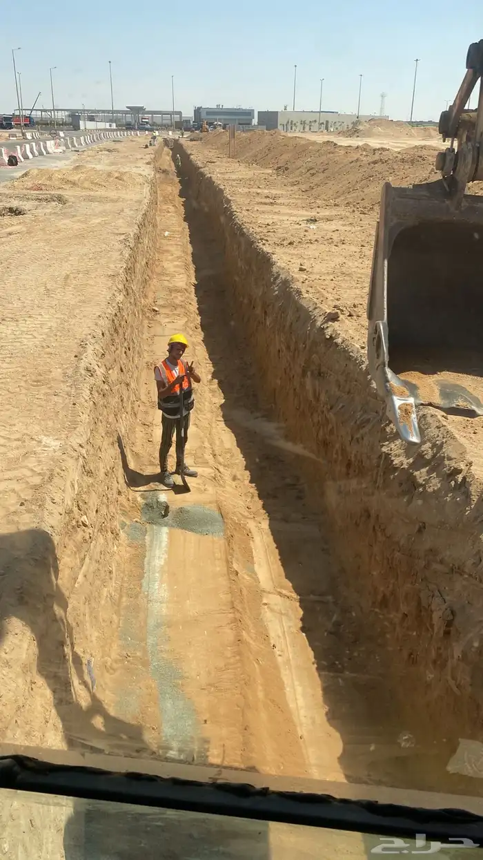 حفار بوكلين للايجار هدم وحفر الاراضي في جده 4