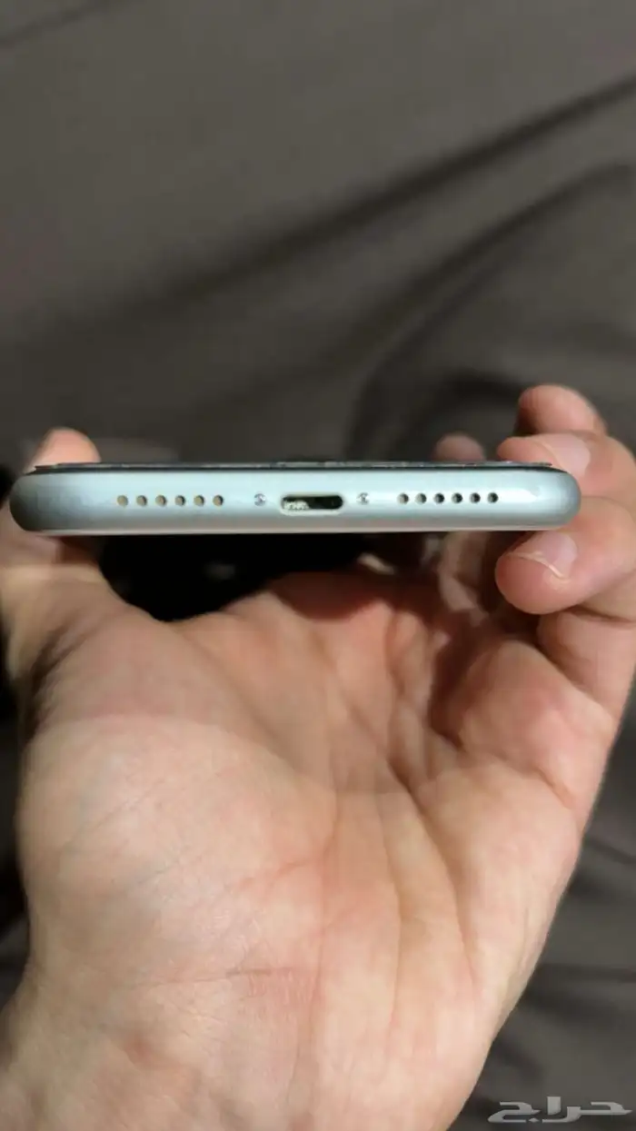ايفون 11 8