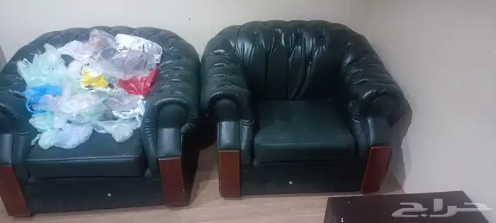 مكاتب وكراسي موظفين وطاولة اجتماعات 12