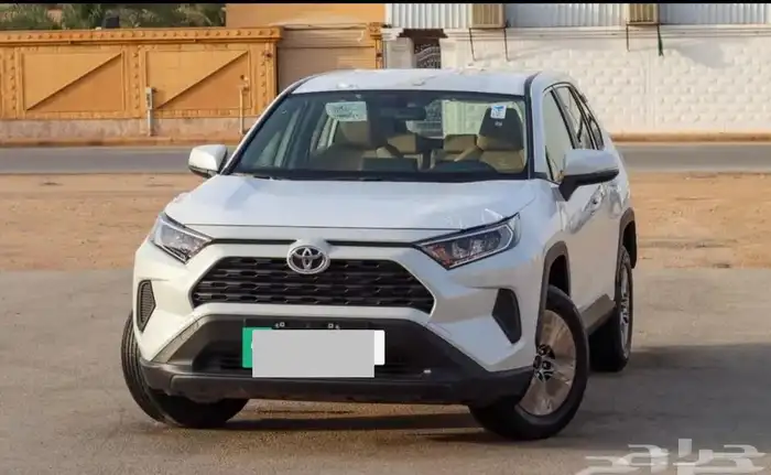 تويوتا واف فور LE 2023 1