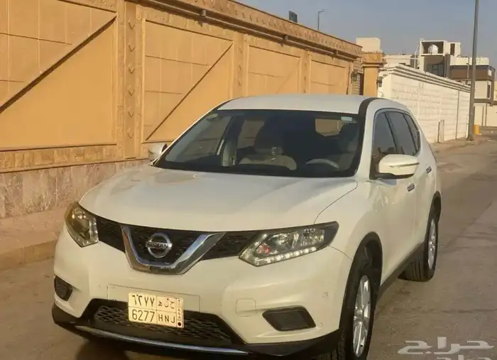 سيارة نيسان اكس تريل موديل 2016 0