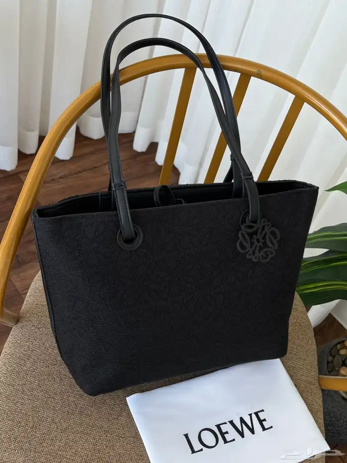 شنط ماركات طبق الأصل 199  فقط   والثانية ب180 76