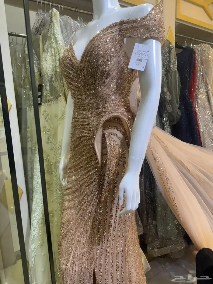 فستان سهره مميز وطقم 2