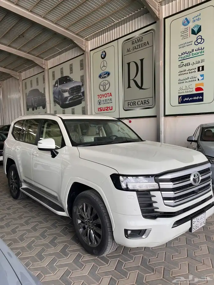 لاند كروزر موديل 2023 GXR3 2