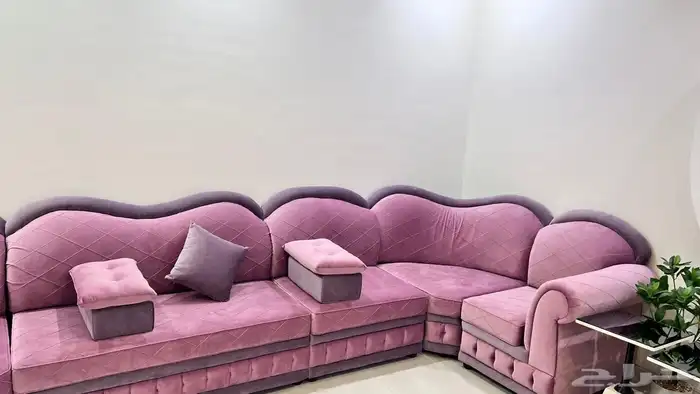 كنب وستارة وطاولة للعبيع. 6