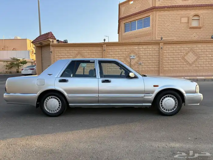 نيسان سيدرك 10
