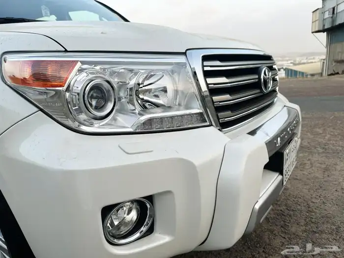 لاندكروزر 2015 فل كامل 60 عام مخزن ((عداد 70 )) 11