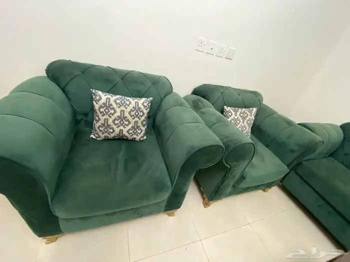 كنب نظيف شبهه جديد مع طاوله 3