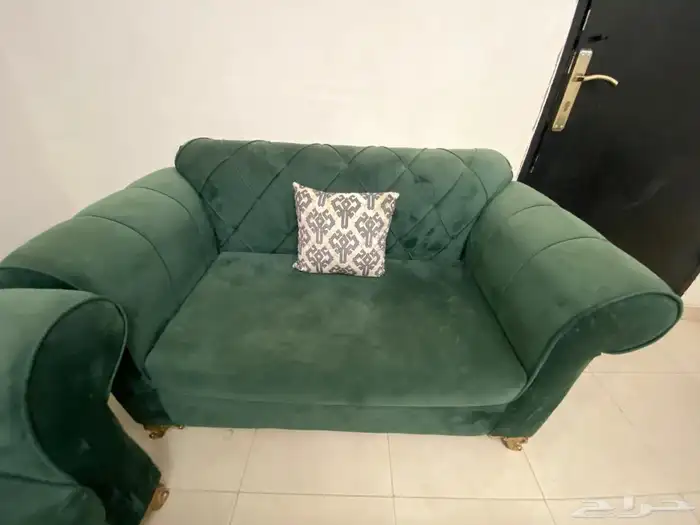كنب نظيف شبهه جديد مع طاوله 2