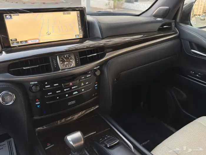 جيب لكزس LX570 فل كامل DD 20