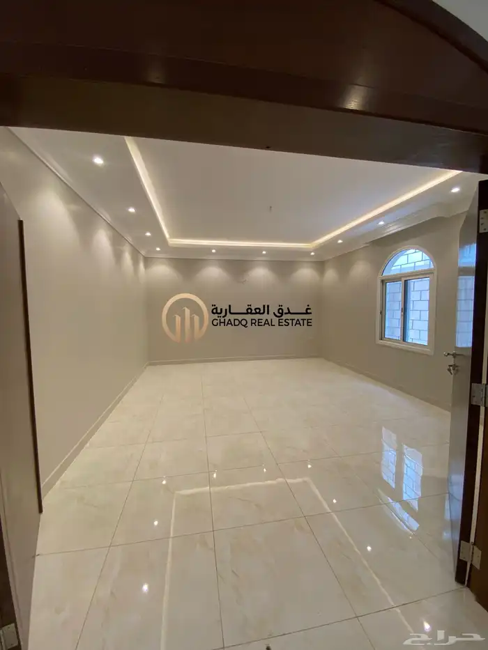 فيلا للبيع حي الشراع مساحة 437 14