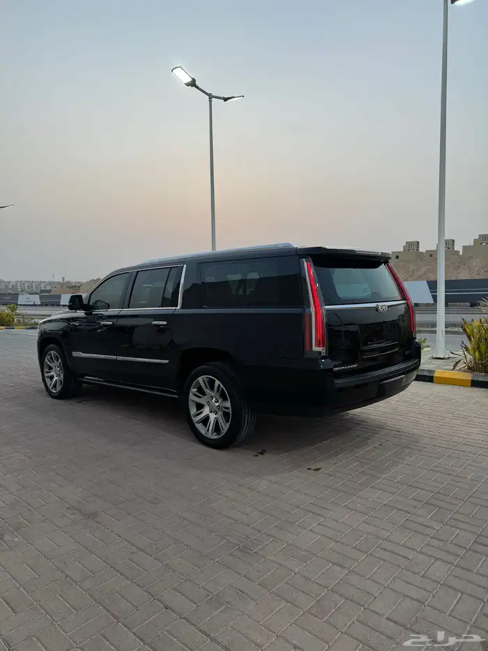 للبيع كاديلاك اسكاليد XL 2019 Premium فل كامل 2