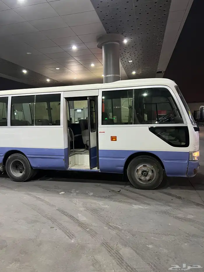 باص كوستر 2010 بنزين 25 راكب ممشى 160 الف 8