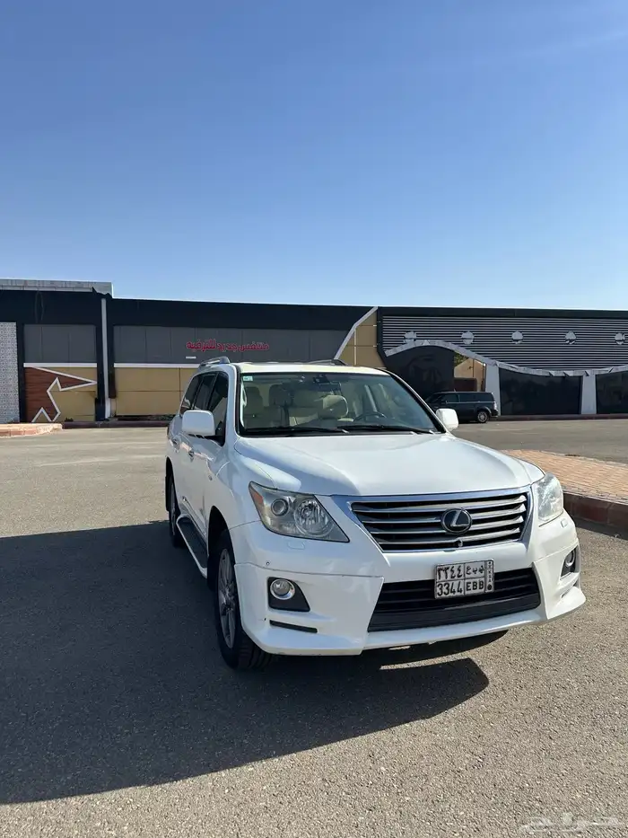 جيب لكزس Lx 570 موديل 2011 5